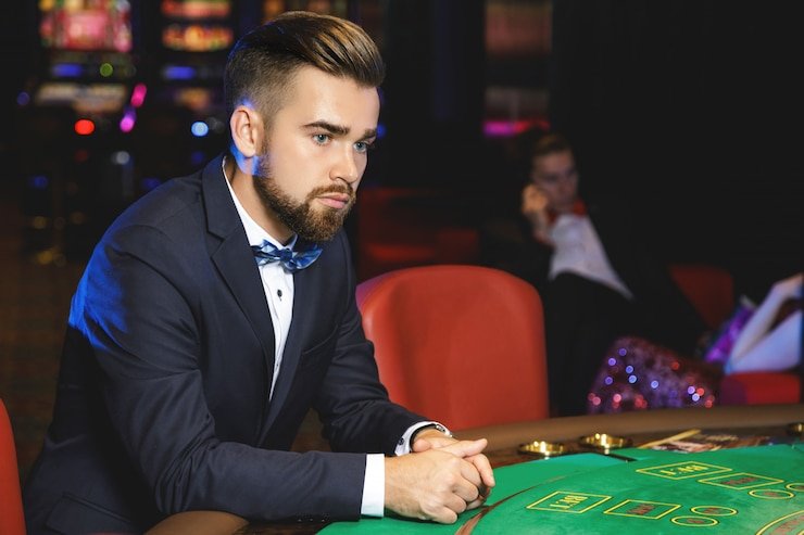 Antarmuka permainan Caishen Wins di macao4d dengan gulungan slot dan simbol-simbol tema Asia